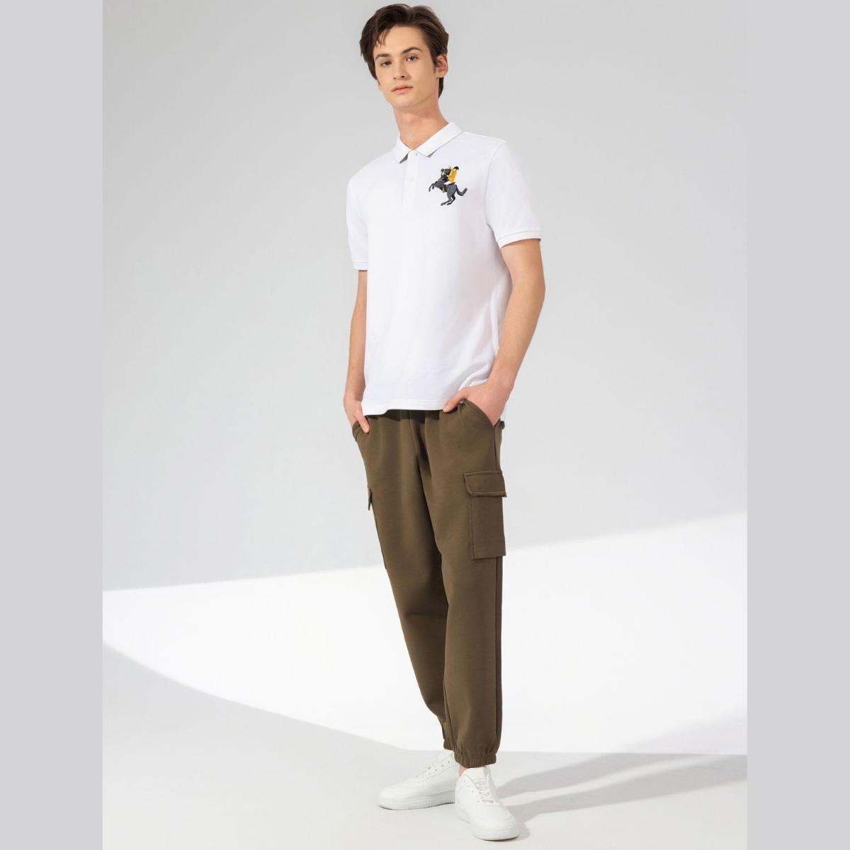 قميص بولو نابليون قصير الأكمام مطرز بتطريز رفيع، مصنوع من قماش البيكيه القطني/الليكرا، بياقة محبوكة مسطحة