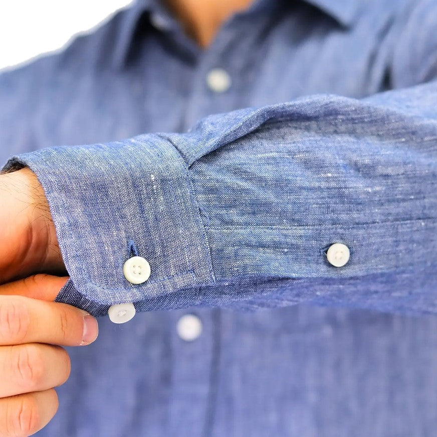 قميص طويل الأكمام بقصة ضيقة من الكتان/القطن والبوبلين والفانيلا (كتان)