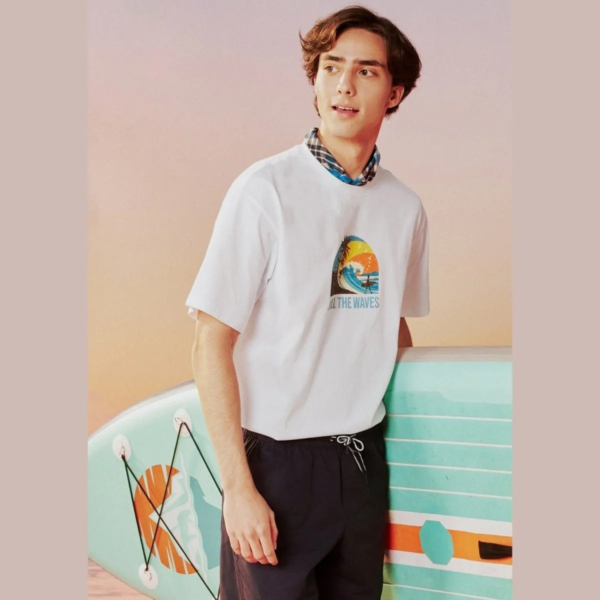 تيشيرت قطني/بوليستر جيرسي بياقة دائرية وأكمام قصيرة بطبعة مريحة