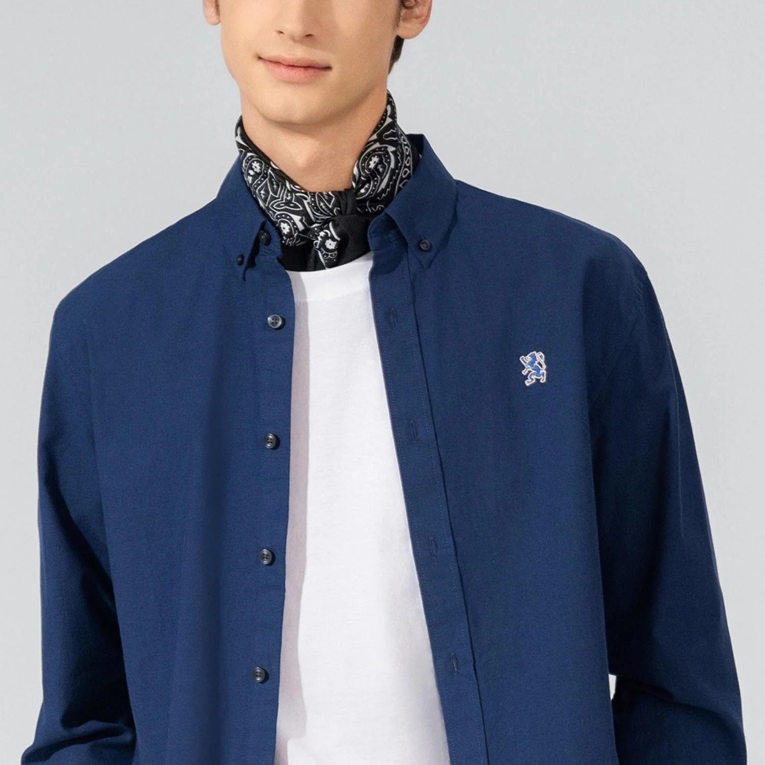 قميص قطني أكسفورد فلانيل بأكمام طويلة وقصة ضيقة مطرزة، قابل للغسل