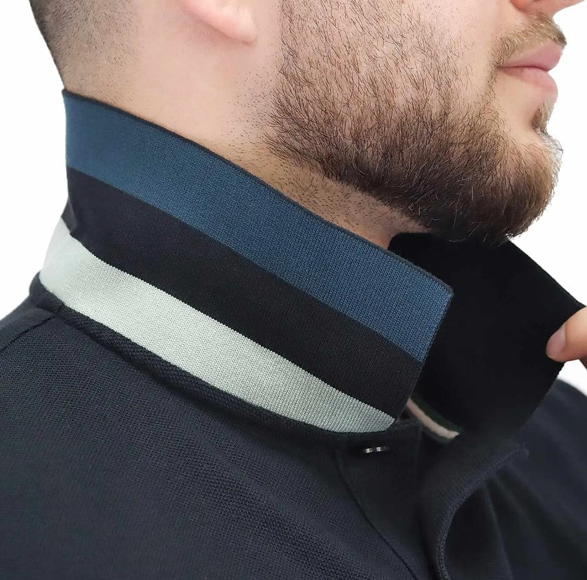 قميص بولو قطني بيكيه بياقة محبوكة مسطحة وأكمام قصيرة مطرزة بلون موحد (قميص بولو رياضي)