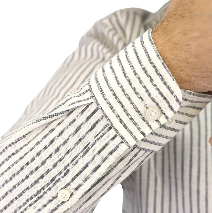 قميص طويل الأكمام بقصة ضيقة من الكتان/القطن والبوبلين والفانيلا (كتان)