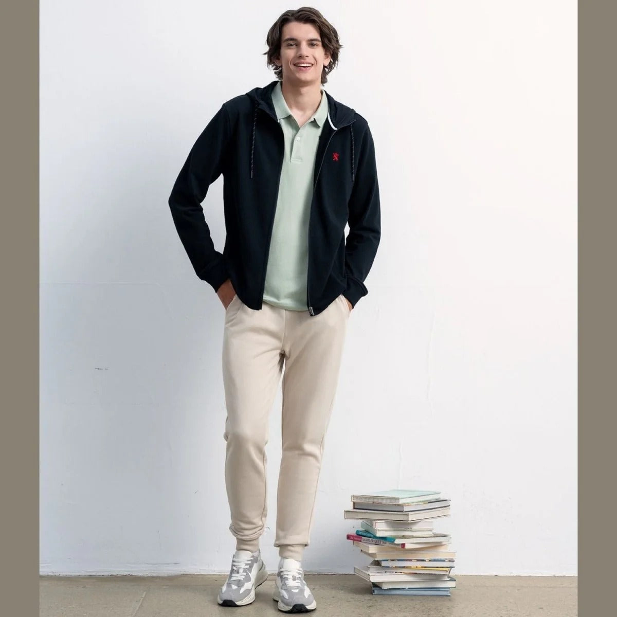 بنطال رياضي متوسط ​​الارتفاع بقصة ضيقة ومطاطية من القطن/البوليستر من قماش تيري فرنسي