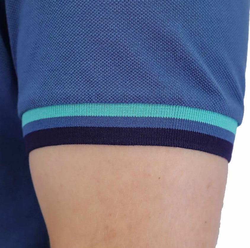 قميص بولو قطني بيكيه بياقة محبوكة مسطحة وأكمام قصيرة مطرزة بلون موحد (قميص بولو رياضي)