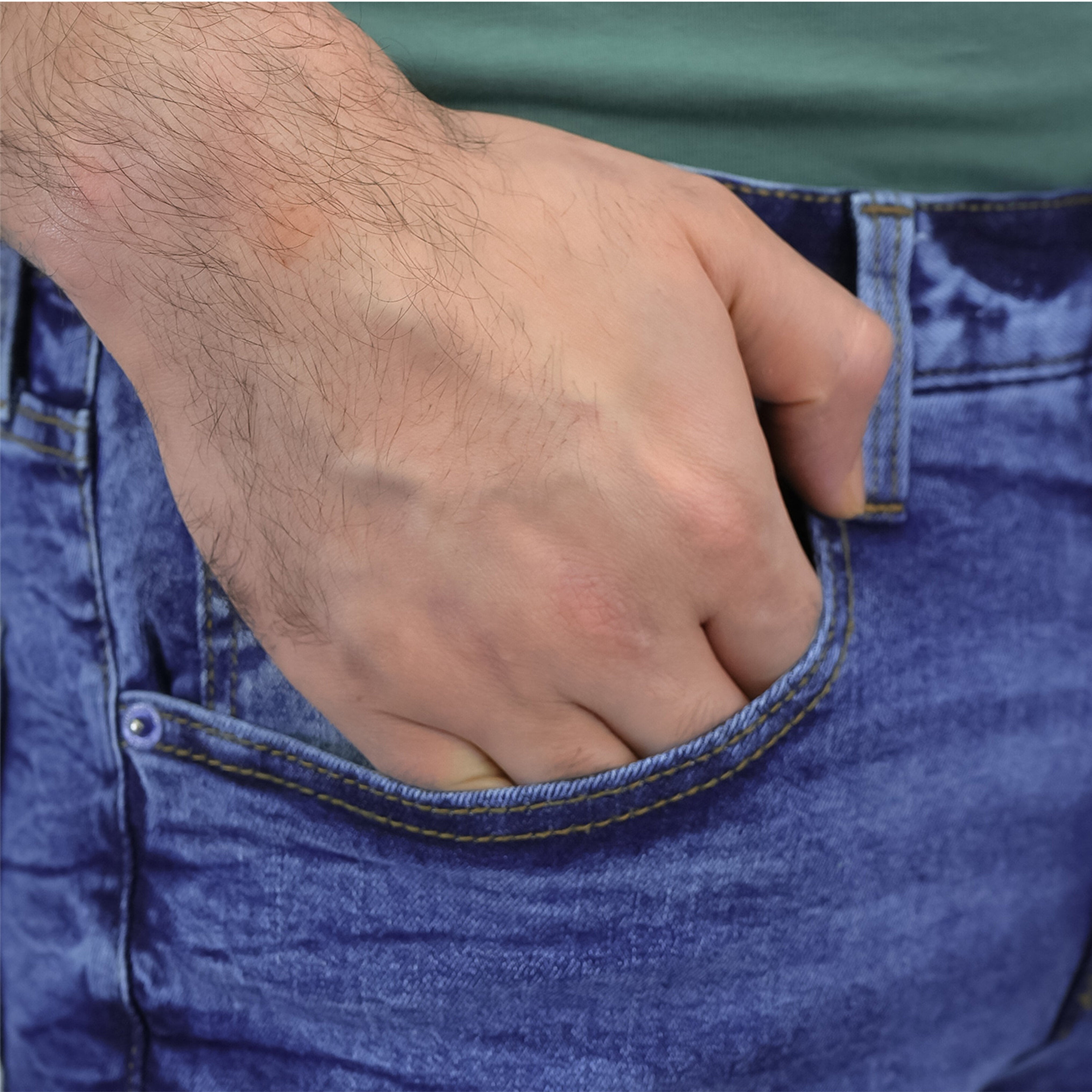 بنطلون جينز ضيق بقصة مدببة من القطن/السباندكس