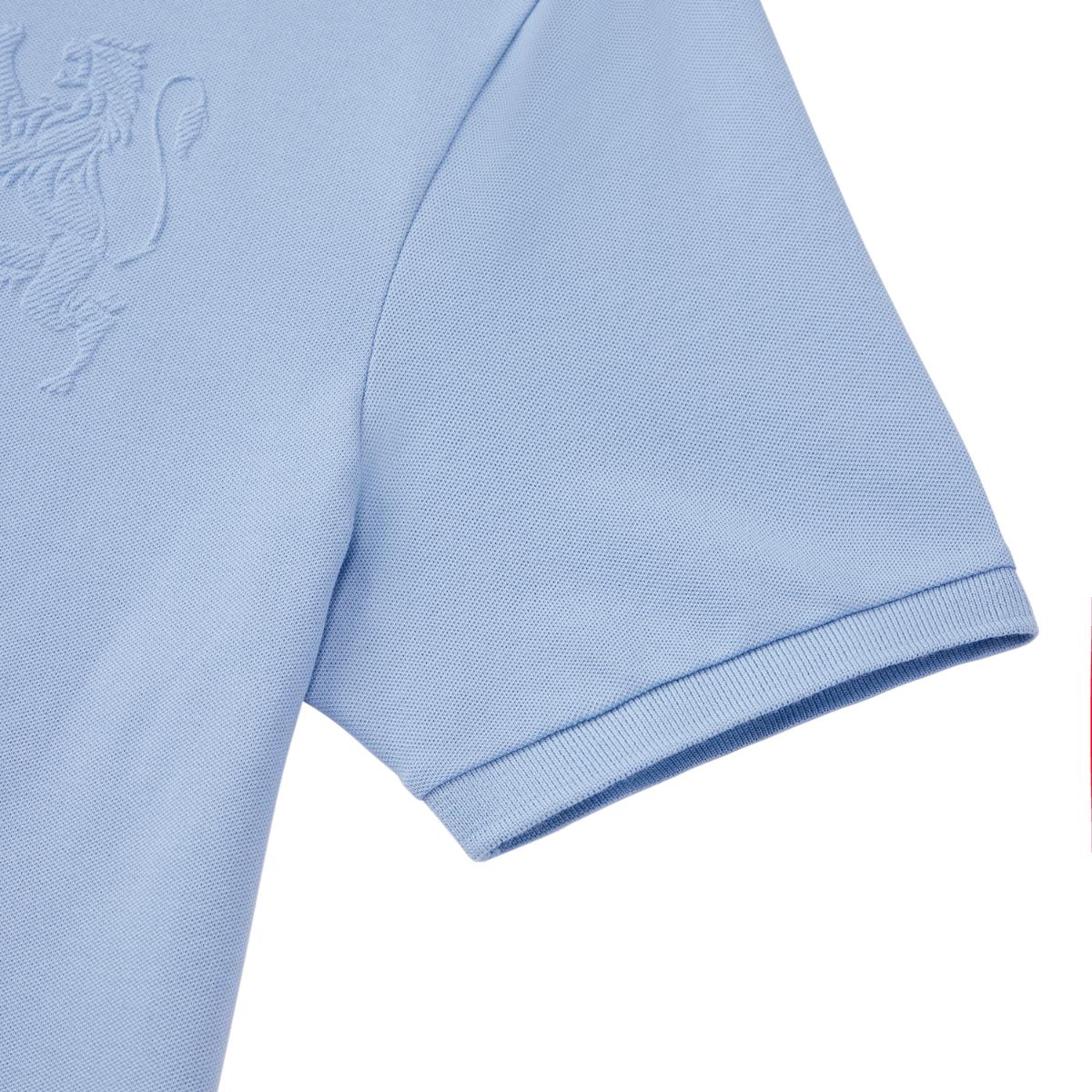 قميص بولو قصير الأكمام بتطريز جريء، مصنوع من القطن/ليكرا بيكيه، بياقة محبوكة