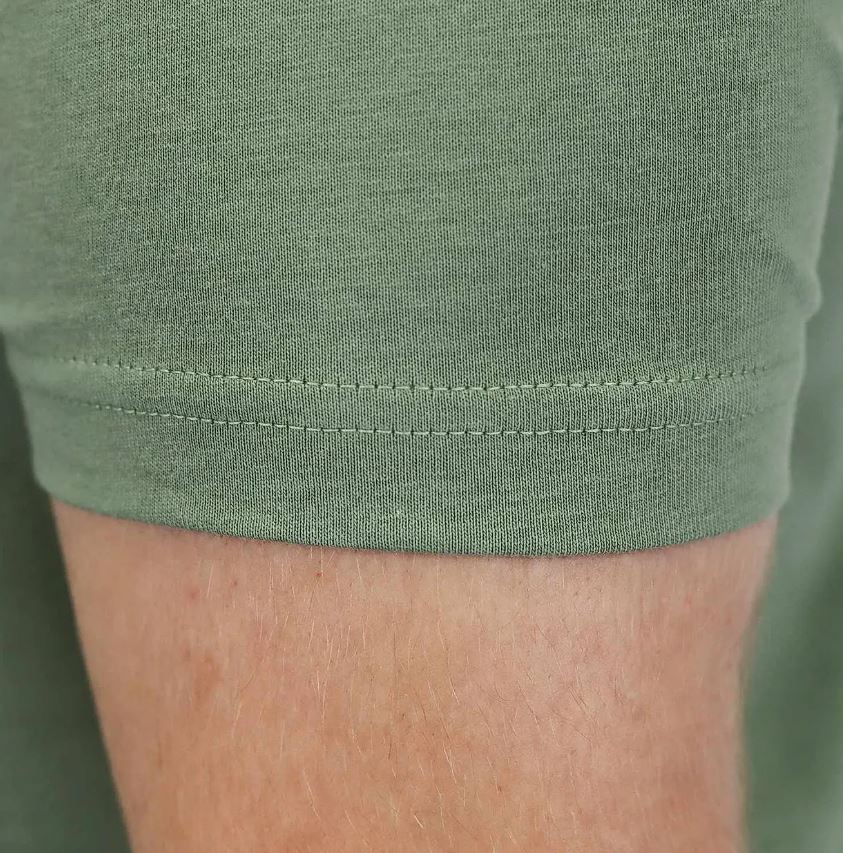 تيشيرت قطني مطبوع بأكمام قصيرة ورقبة دائرية وياقة دائرية