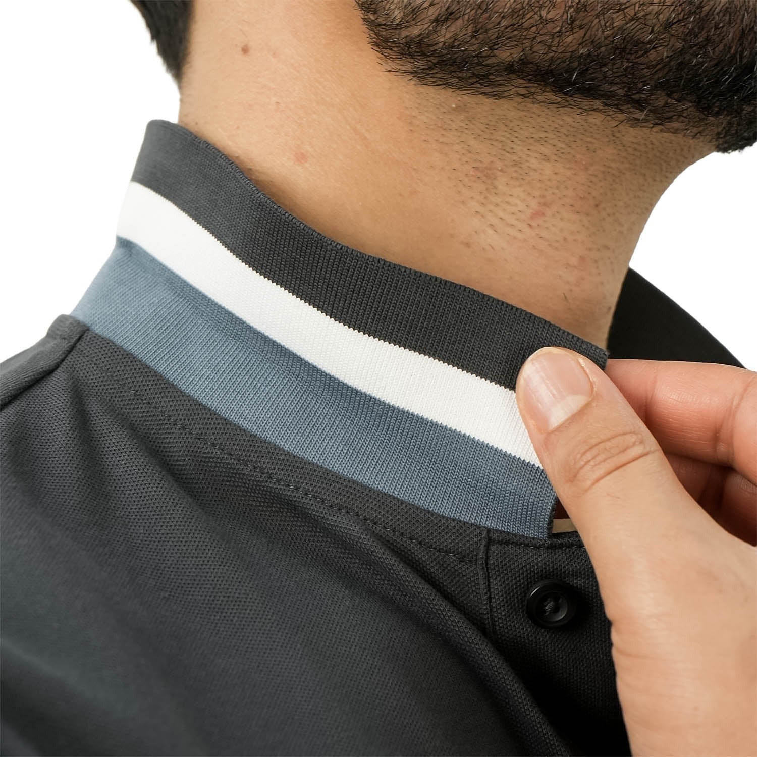 قميص بولو نابليون قصير الأكمام مطرز بتطريز رفيع، مصنوع من قماش البيكيه القطني/الليكرا، بياقة محبوكة مسطحة