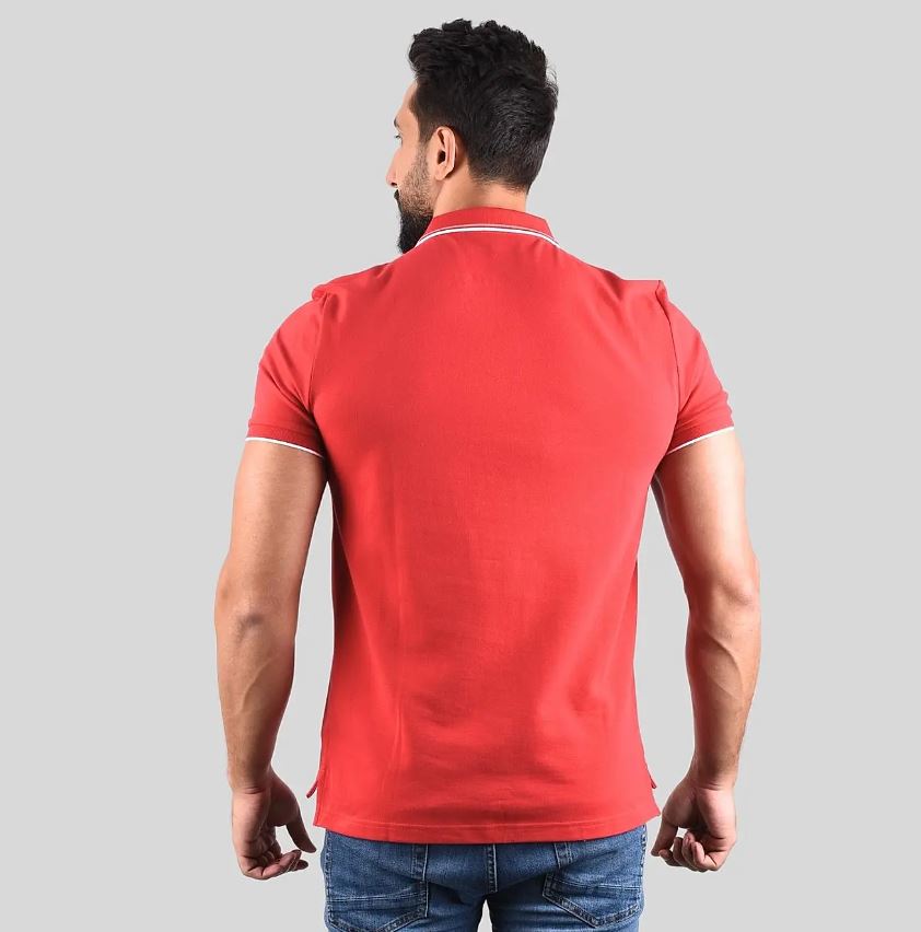 قميص بولو قطني/ليكرا بيكيه بياقة محبوكة وأكمام قصيرة وقصة ضيقة بلون موحد