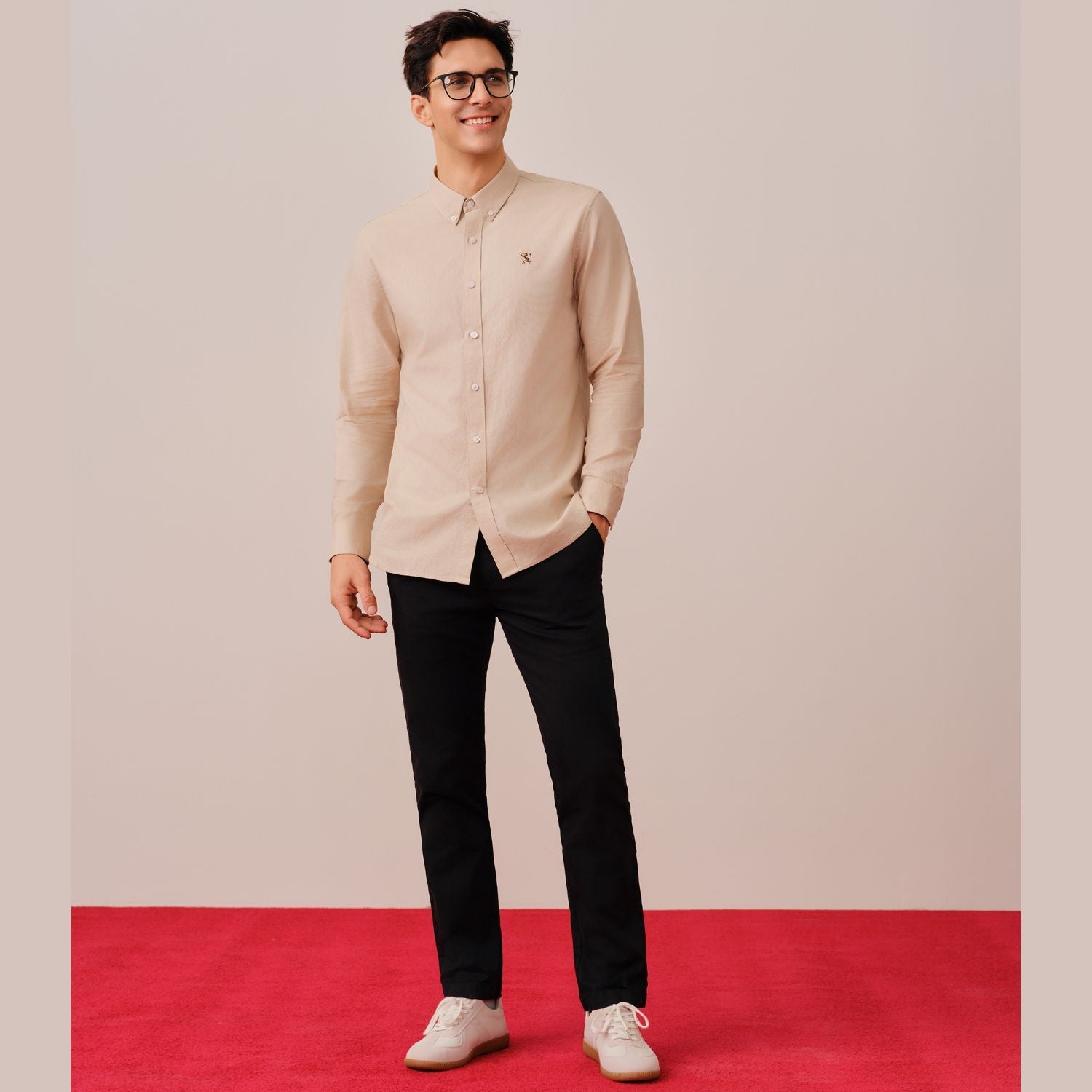 قميص قطني أكسفورد فلانيل بأكمام طويلة وقصة ضيقة مطرزة، قابل للغسل