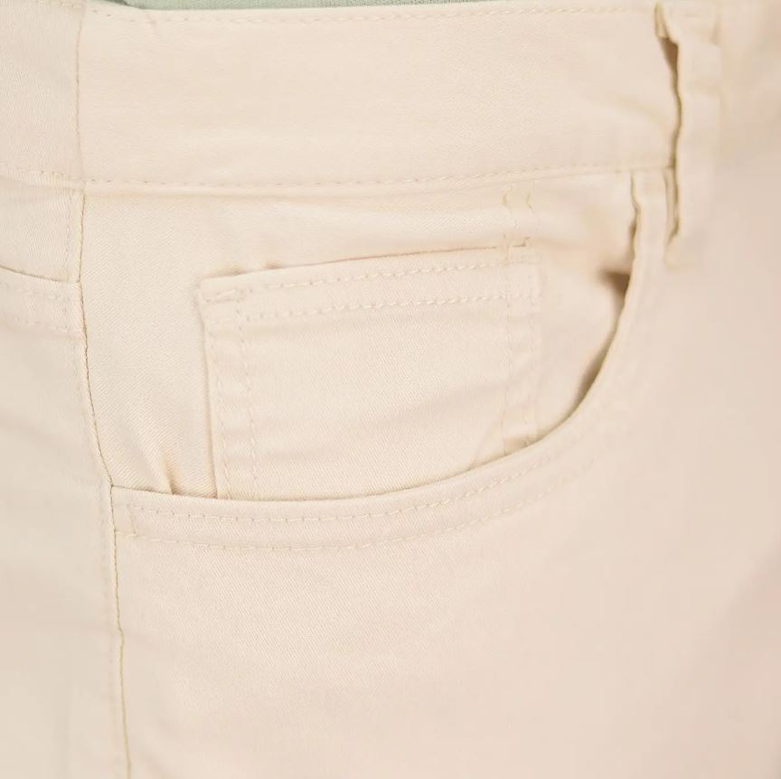 بنطال كاكي قطني/سباندكس بخصر عادي وقصة ضيقة (حزام خصر مطاطي 180)