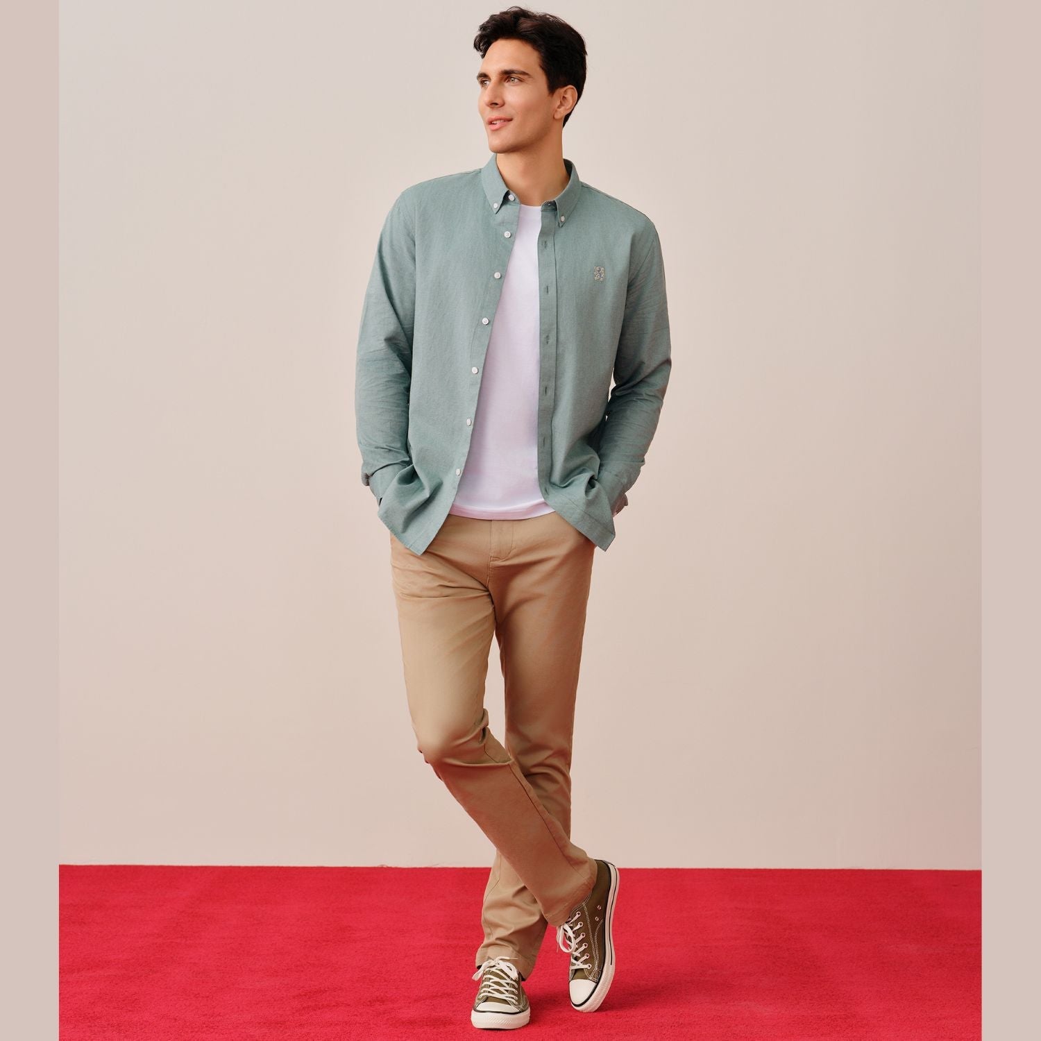 قميص قطني أكسفورد فلانيل بأكمام طويلة وقصة ضيقة مطرزة، قابل للغسل