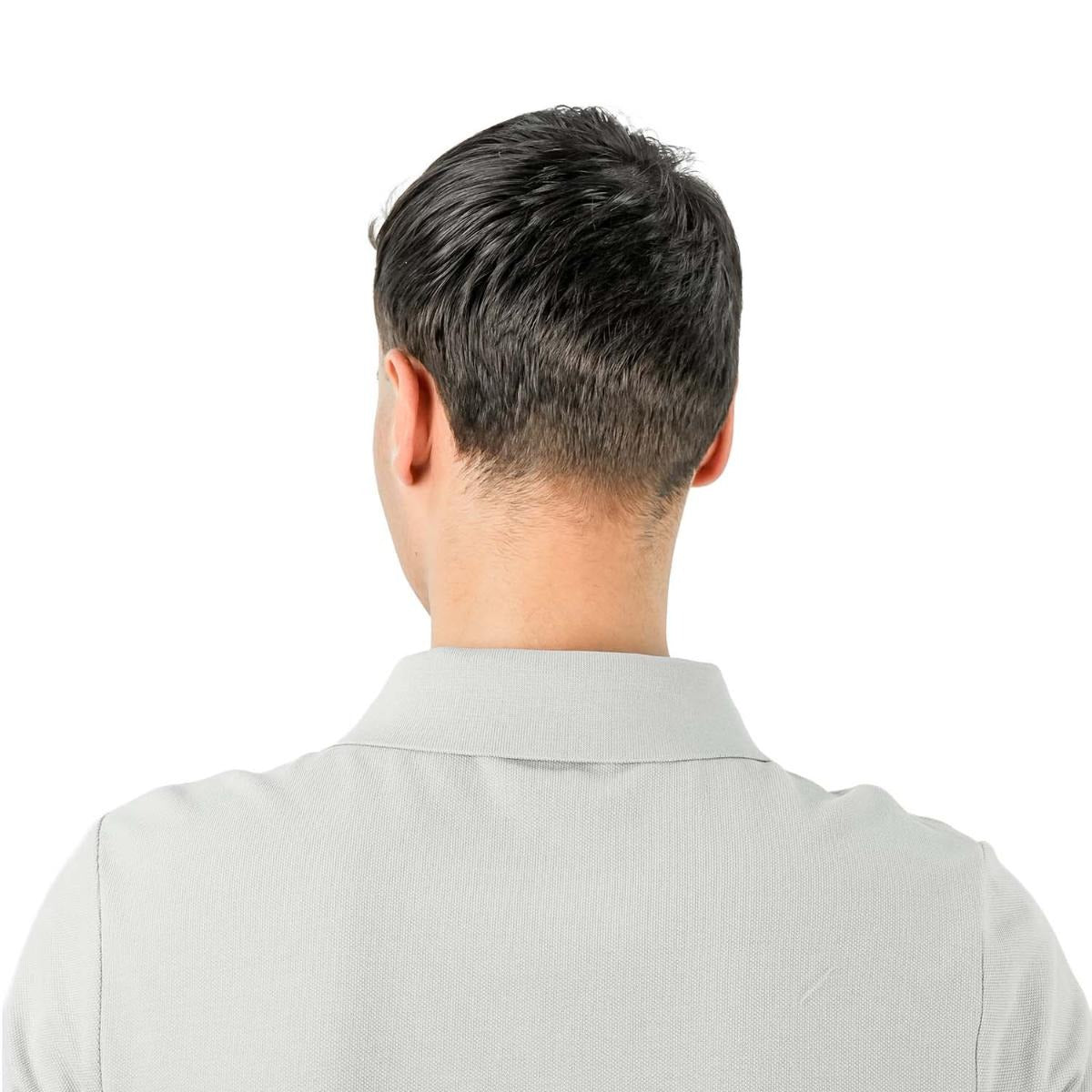 قميص بولو قطني بيكيه بياقة محبوكة مسطحة وأكمام قصيرة وقصة ضيقة مطرزة بلون سادة