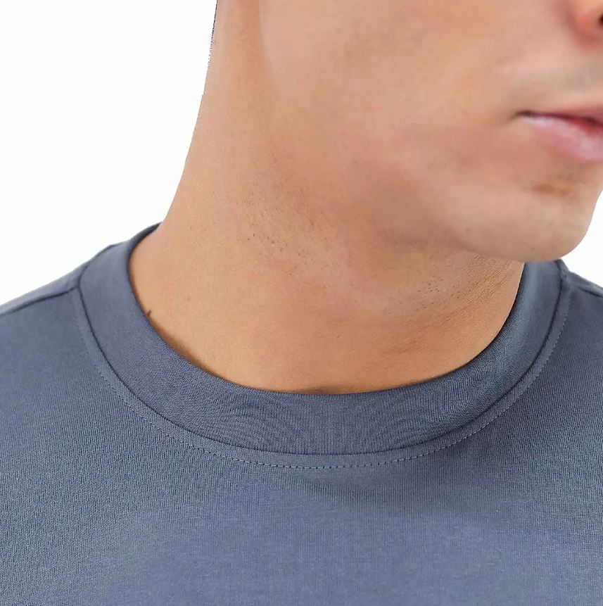 تيشيرت قطني ضيق بأكمام قصيرة ورقبة دائرية وياقة دائرية