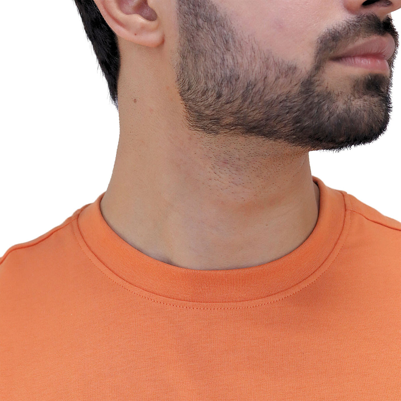 تيشيرت قطني ضيق بأكمام قصيرة ورقبة دائرية وياقة دائرية