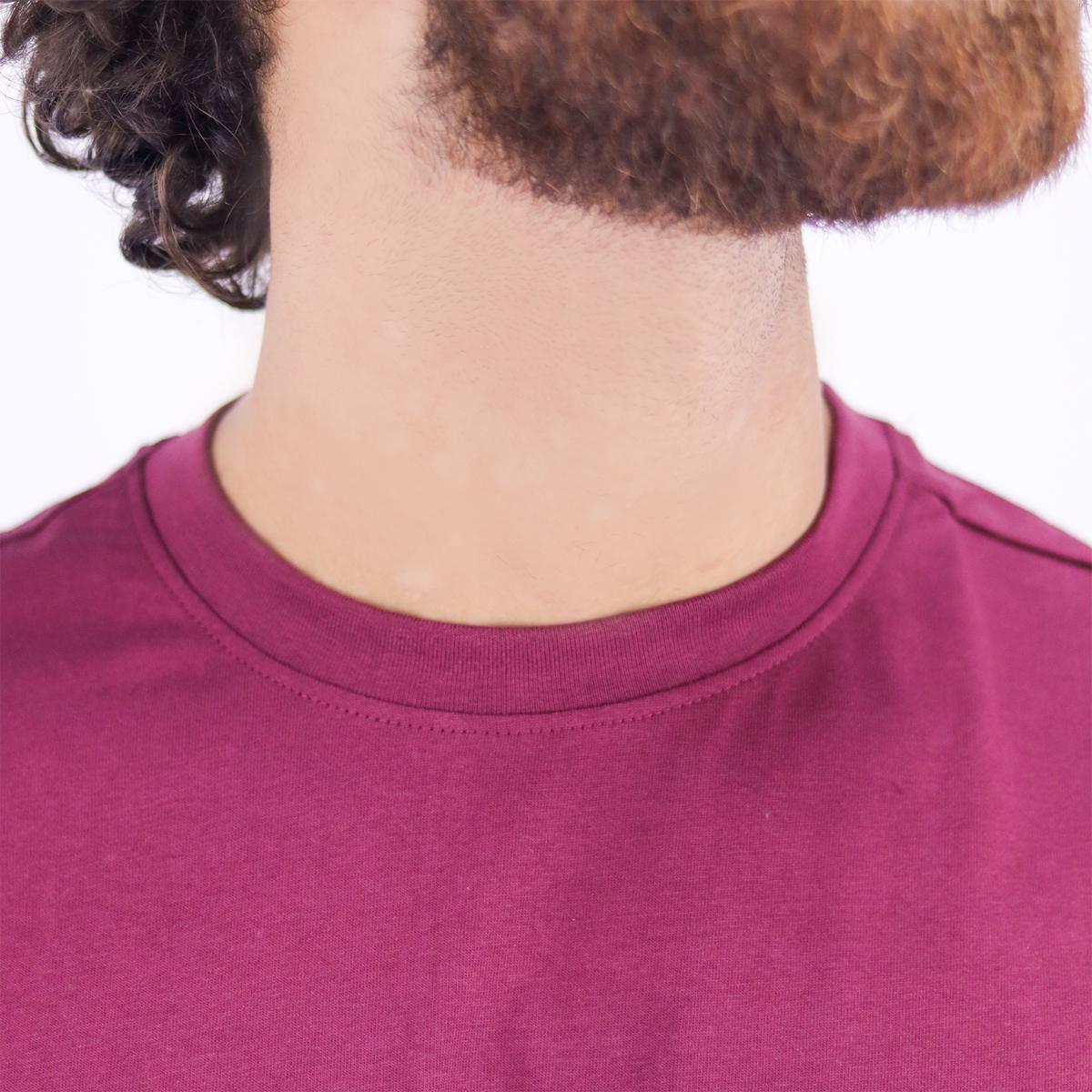 تيشيرت قطني ضيق بأكمام قصيرة ورقبة دائرية وياقة دائرية