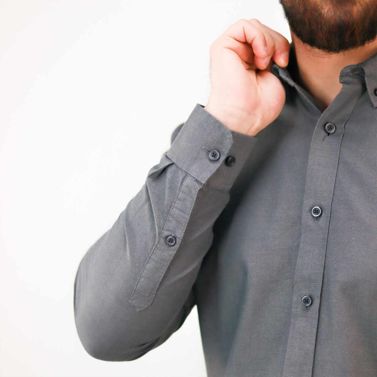 قميص قطني أكسفورد بأكمام طويلة وقصة ضيقة مطرزة، قابل للغسل