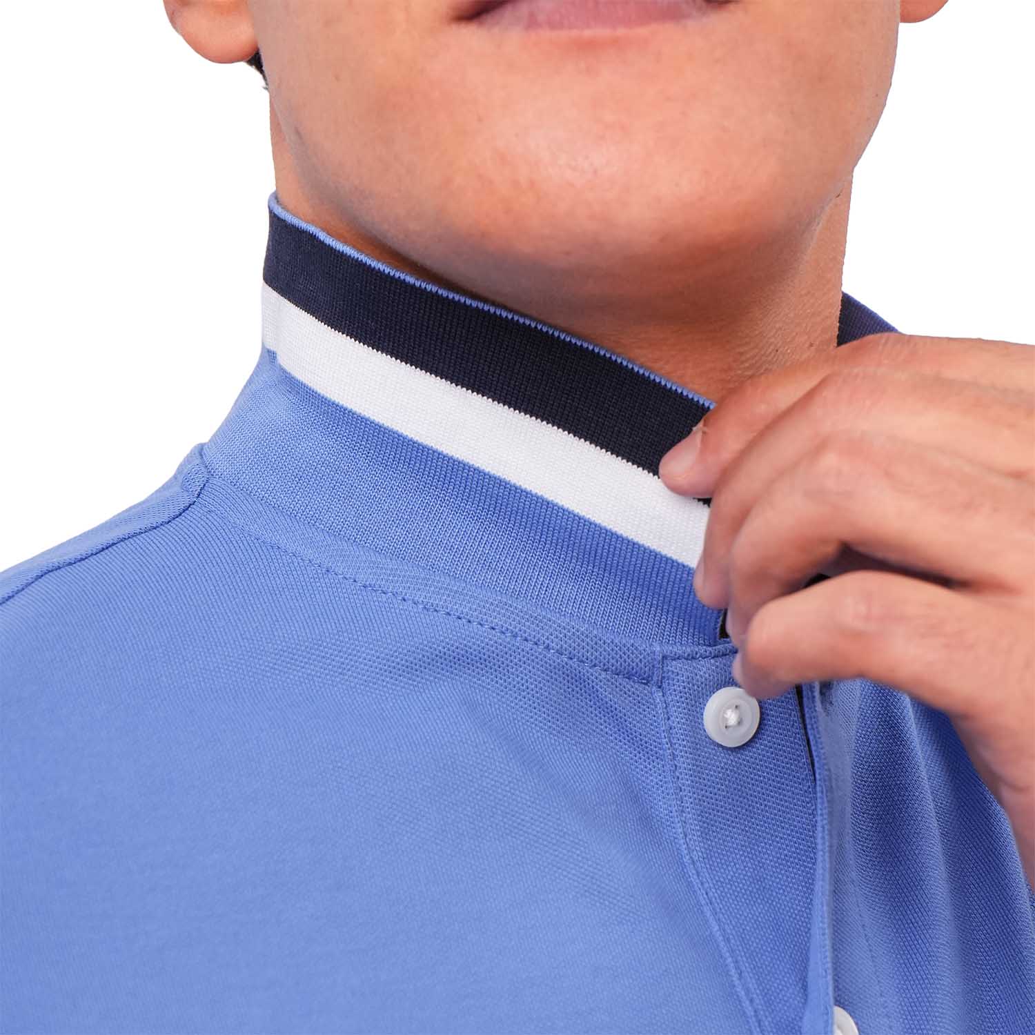 قميص بولو نابليون قصير الأكمام مطرز بتطريز رفيع، مصنوع من قماش البيكيه القطني/الليكرا، بياقة محبوكة مسطحة