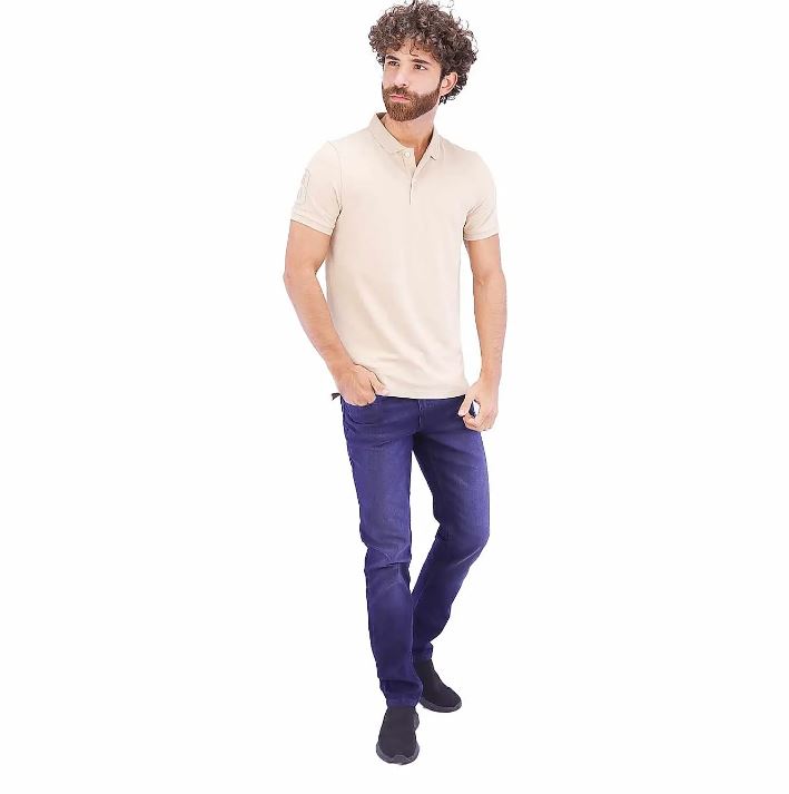 قميص بولو قصير الأكمام بتطريز جريء، مصنوع من القطن/ليكرا بيكيه، بياقة محبوكة