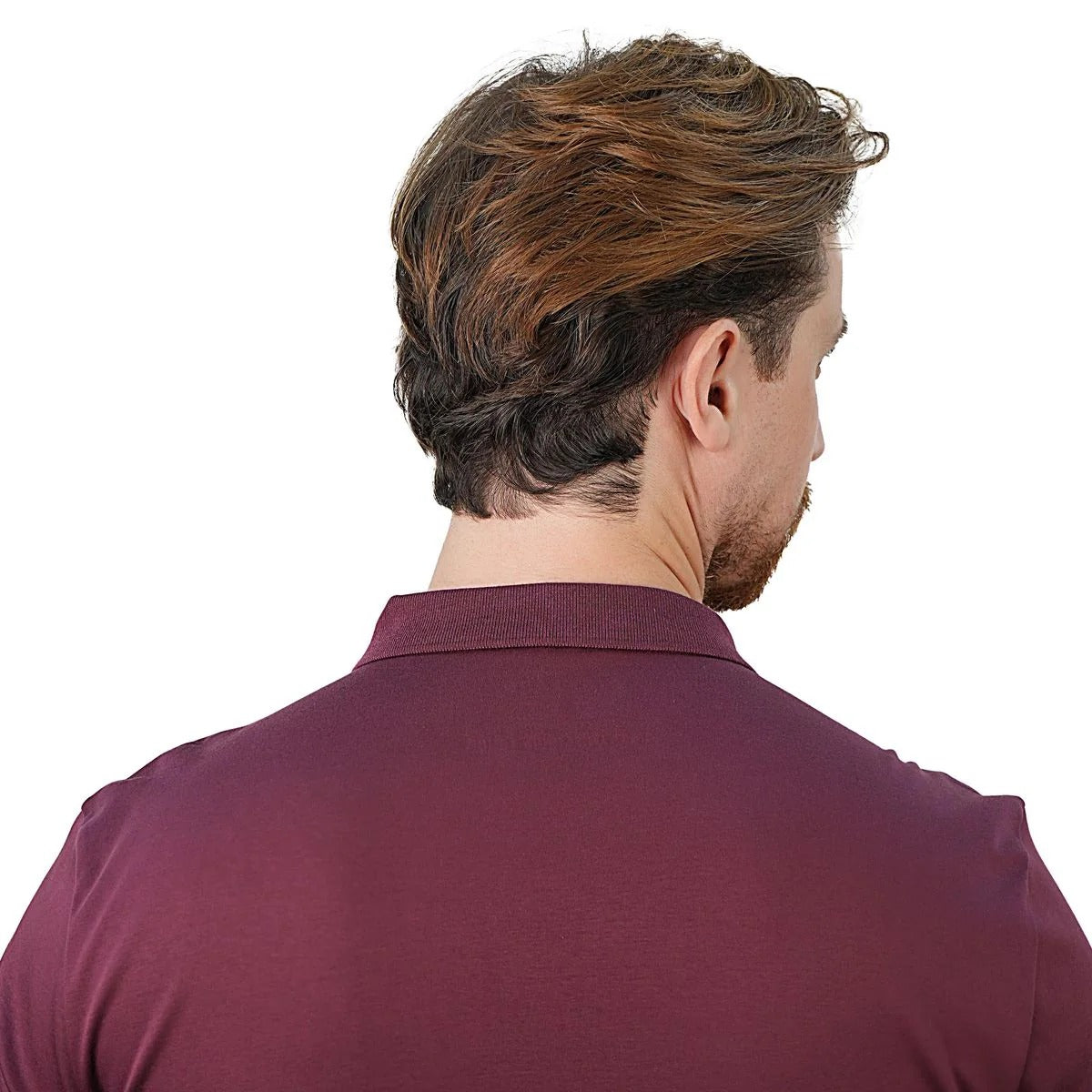 قميص بولو قطني محبوك مسطح بياقة وأكمام قصيرة وتطريز ضيق بلون سادة (ملمس سائل)