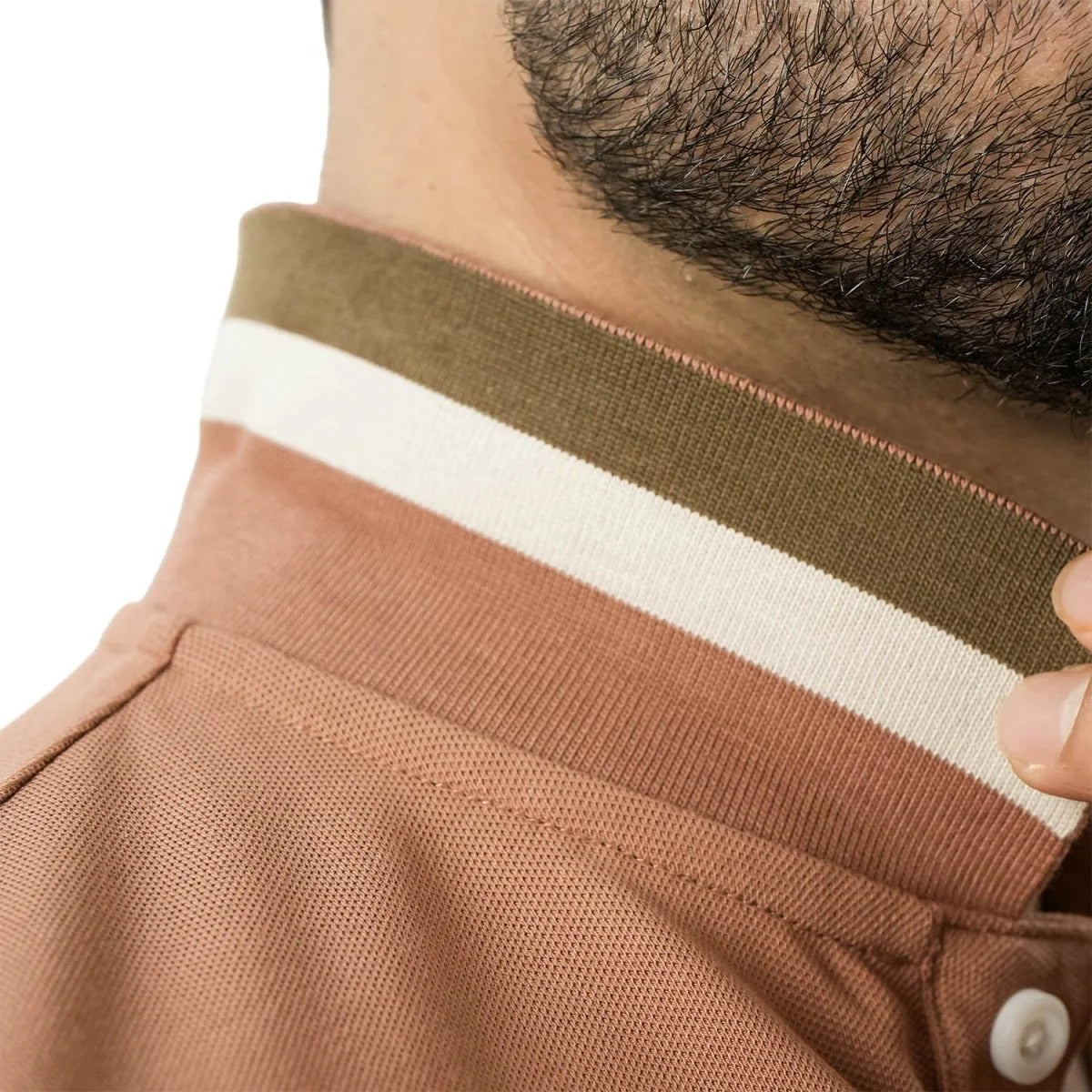 قميص بولو نابليون قصير الأكمام مطرز بتطريز رفيع، مصنوع من قماش البيكيه القطني/الليكرا، بياقة محبوكة مسطحة