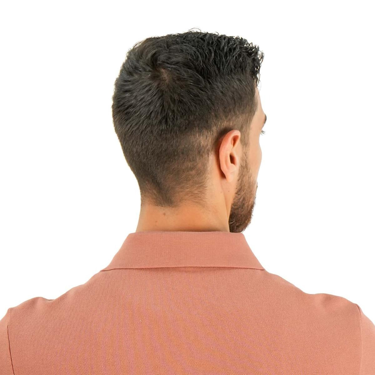 قميص بولو قطني بيكيه بياقة محبوكة مسطحة وأكمام قصيرة وقصة ضيقة مطرزة بلون سادة