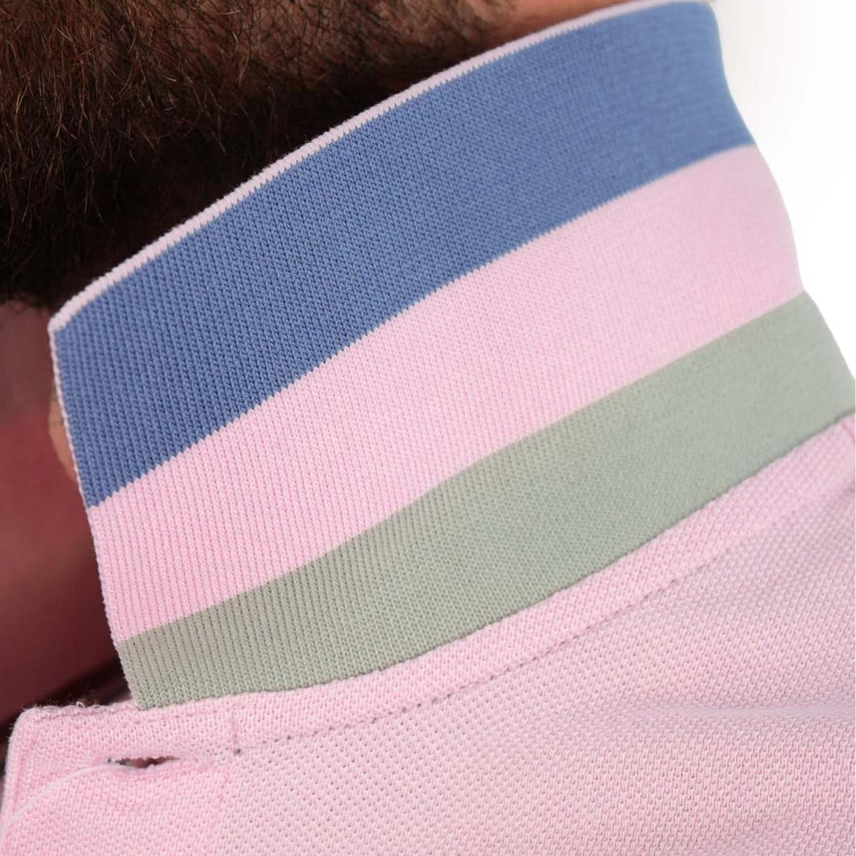 قميص بولو قطني بيكيه بياقة محبوكة مسطحة وأكمام قصيرة وقصة ضيقة مطرزة بلون سادة