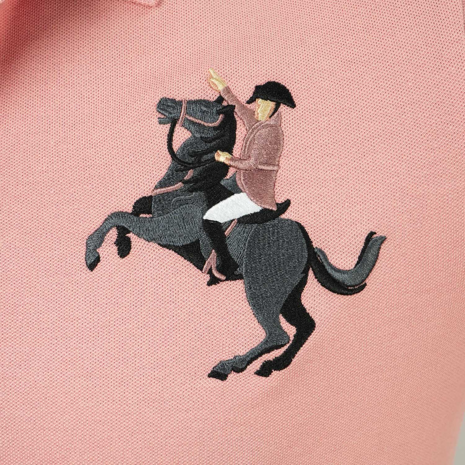 قميص بولو نابليون قصير الأكمام مطرز بتطريز رفيع، مصنوع من قماش البيكيه القطني/الليكرا، بياقة محبوكة مسطحة