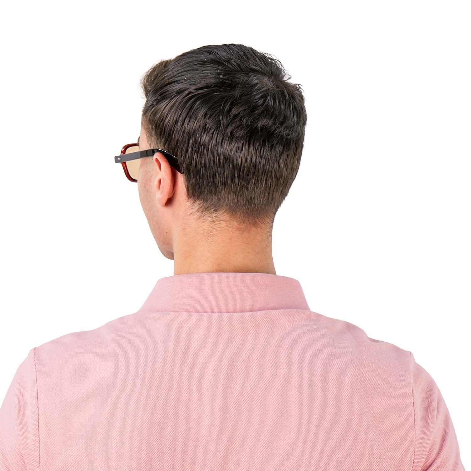 قميص بولو قطني بيكيه بياقة محبوكة مسطحة وأكمام قصيرة وقصة ضيقة مطرزة بلون سادة