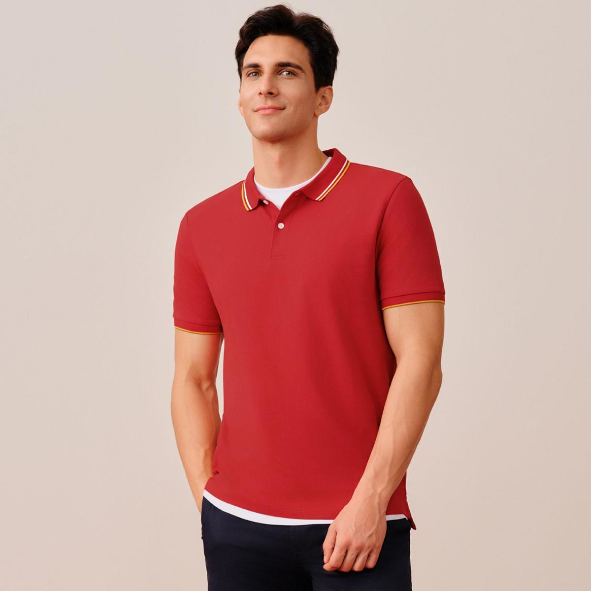 قميص بولو قطني/ليكرا بيكيه بياقة محبوكة وأكمام قصيرة وقصة ضيقة بلون موحد