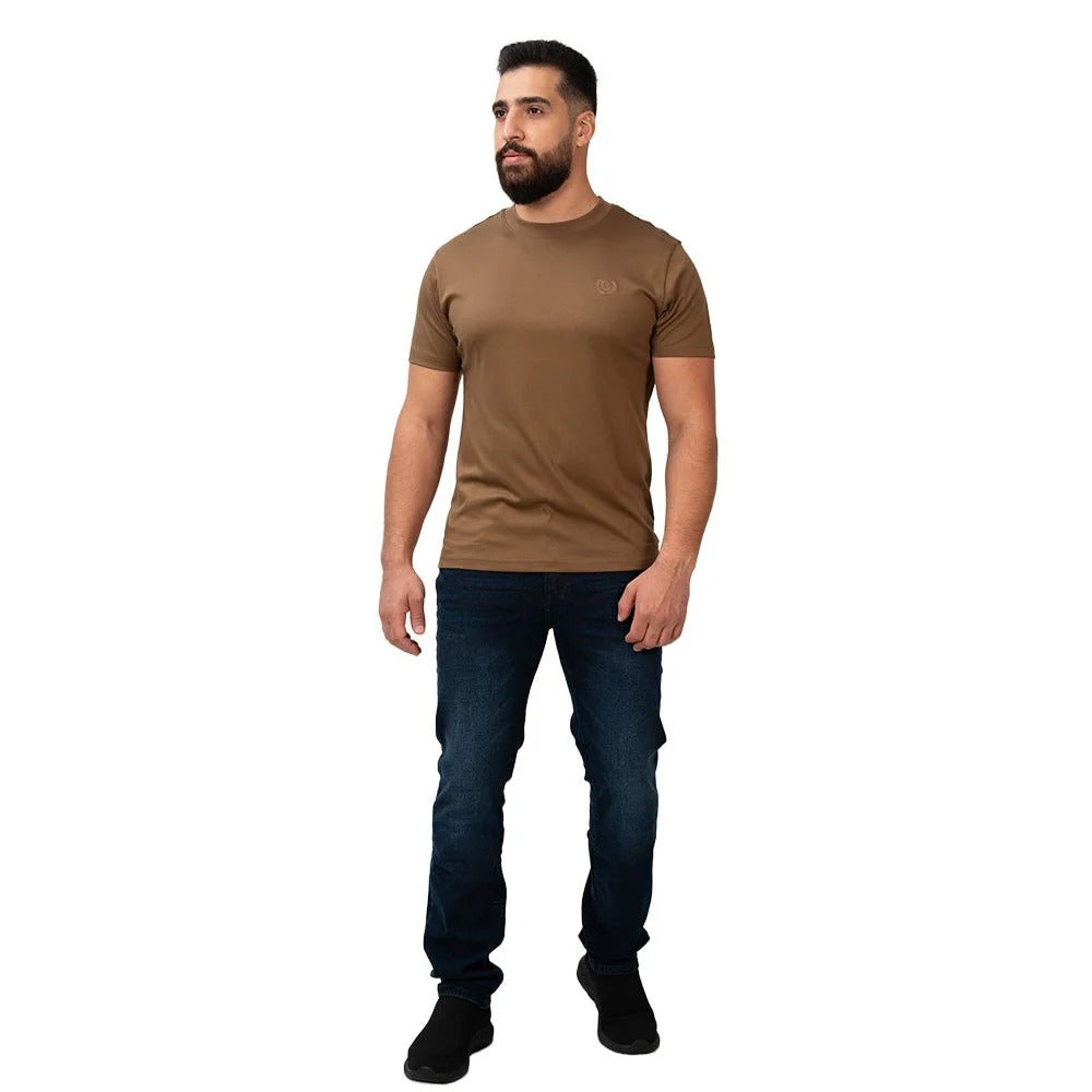 تيشيرت قطني متداخل، بياقة دائرية وأكمام قصيرة، بقصة ضيقة وتطريز (ملمس سائل)