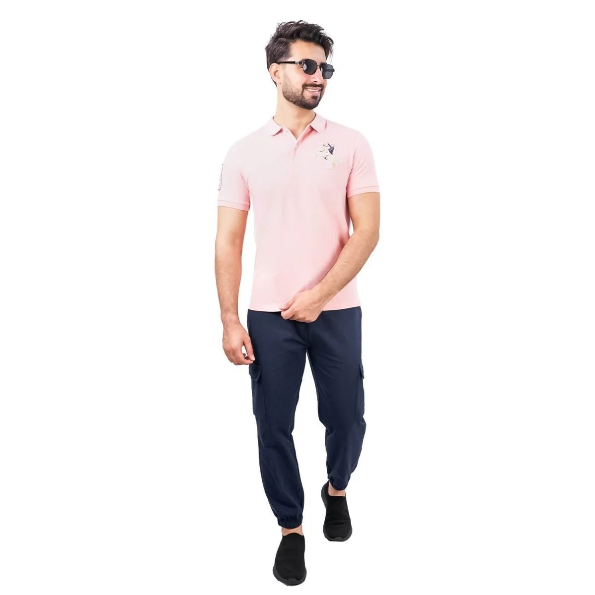 قميص بولو نابليون قصير الأكمام مطرز بتطريز رفيع، مصنوع من قماش البيكيه القطني/الليكرا، بياقة محبوكة مسطحة