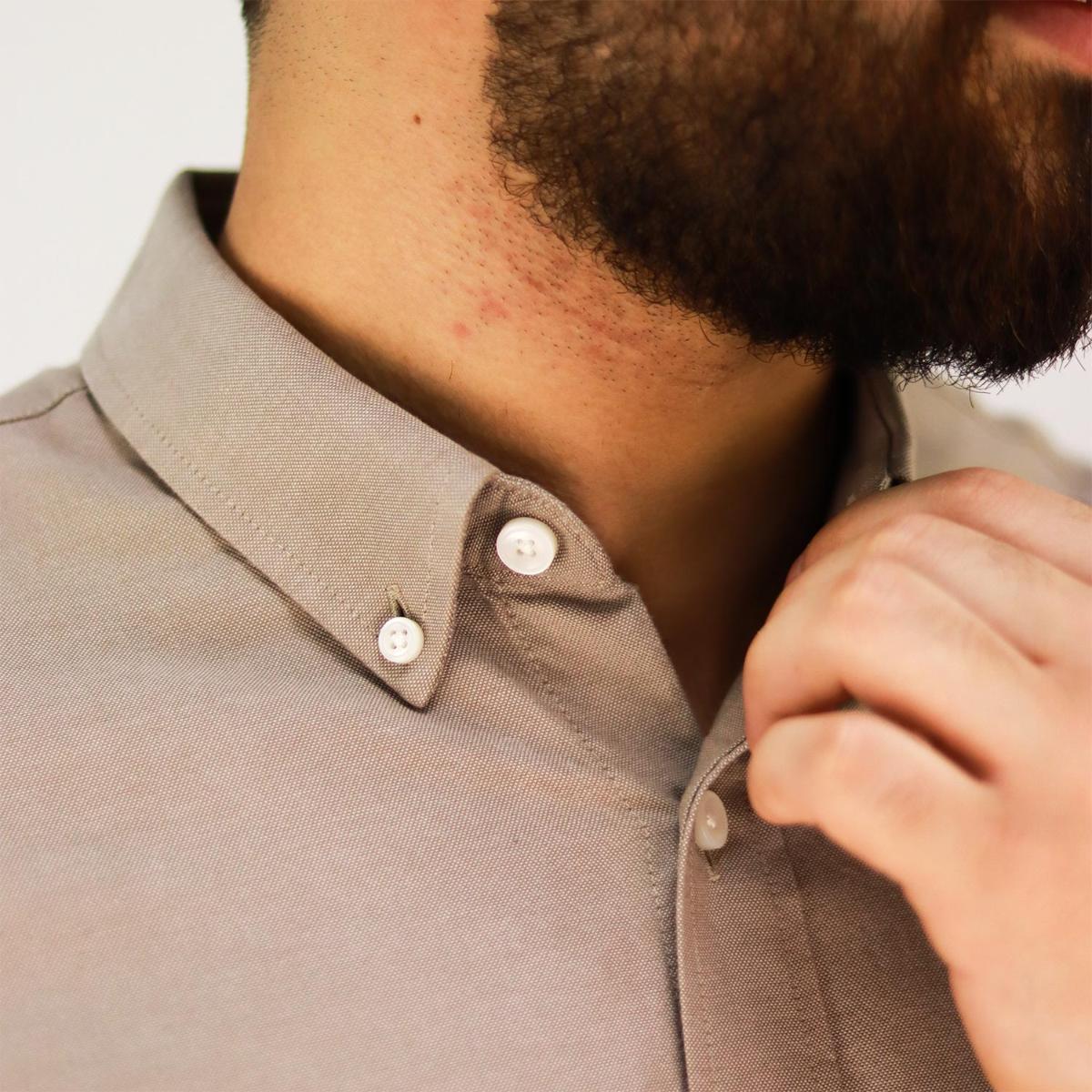 قميص قطني أكسفورد بأكمام طويلة وقصة ضيقة مطرزة، قابل للغسل