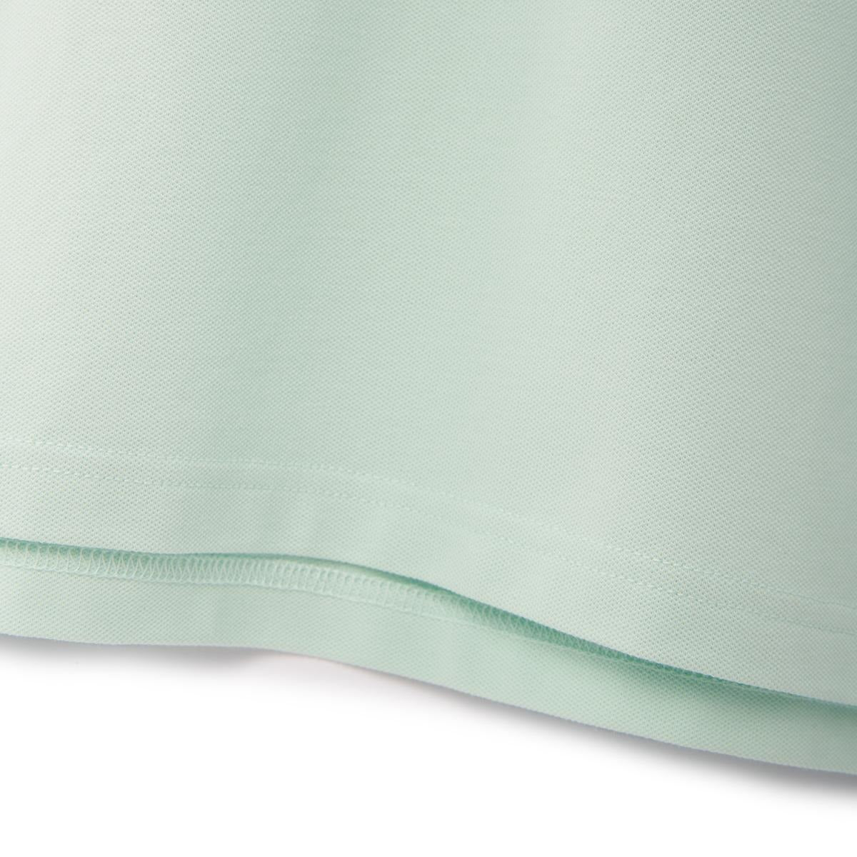 قميص بولو نابليون قصير الأكمام مطرز بتطريز رفيع، مصنوع من قماش البيكيه القطني/الليكرا، بياقة محبوكة مسطحة