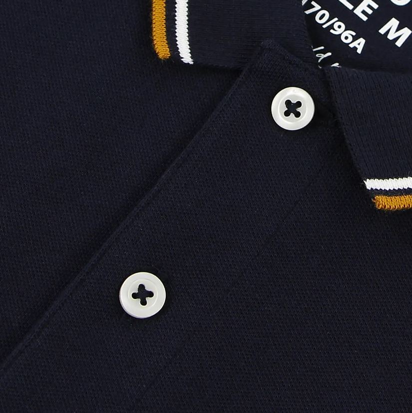 قميص بولو قطني/ليكرا بيكيه بياقة محبوكة وأكمام قصيرة وقصة ضيقة بلون موحد