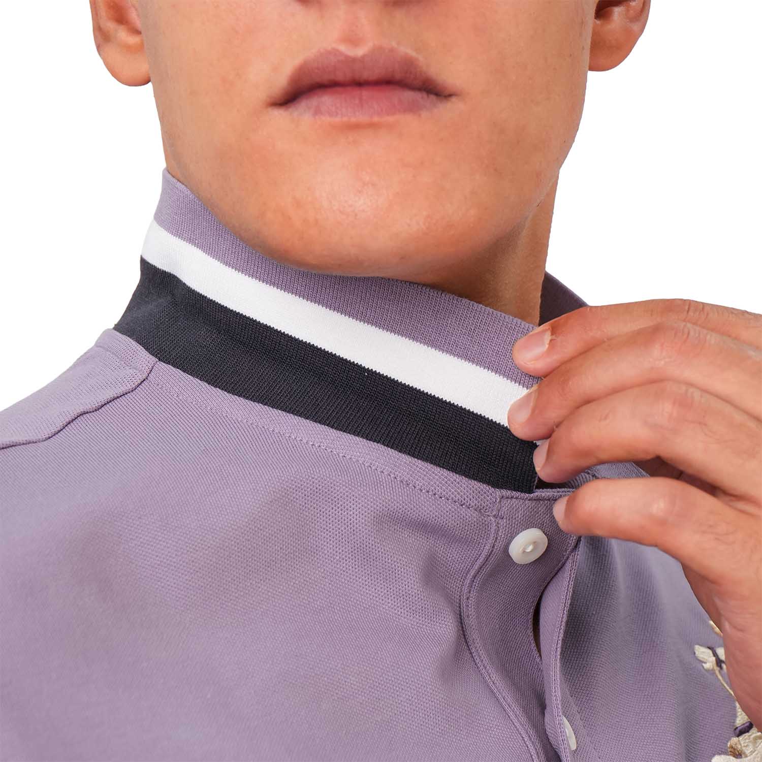 قميص بولو نابليون قصير الأكمام مطرز بتطريز رفيع، مصنوع من قماش البيكيه القطني/الليكرا، بياقة محبوكة مسطحة