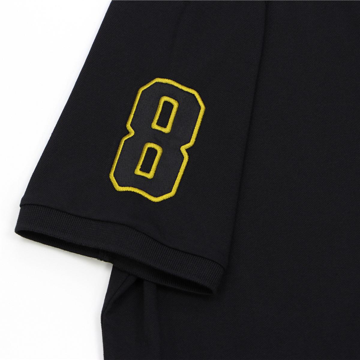 قميص بولو قصير الأكمام بتطريز جريء، مصنوع من القطن/ليكرا بيكيه، بياقة محبوكة