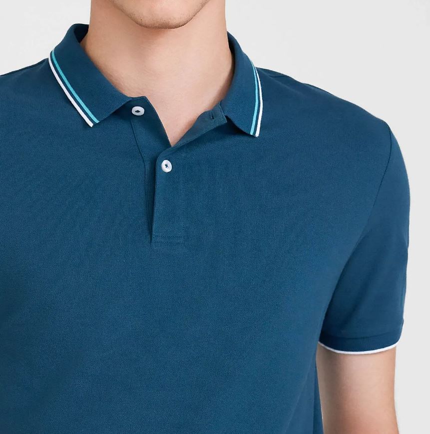 قميص بولو قطني/ليكرا بيكيه بياقة محبوكة وأكمام قصيرة وقصة ضيقة بلون موحد