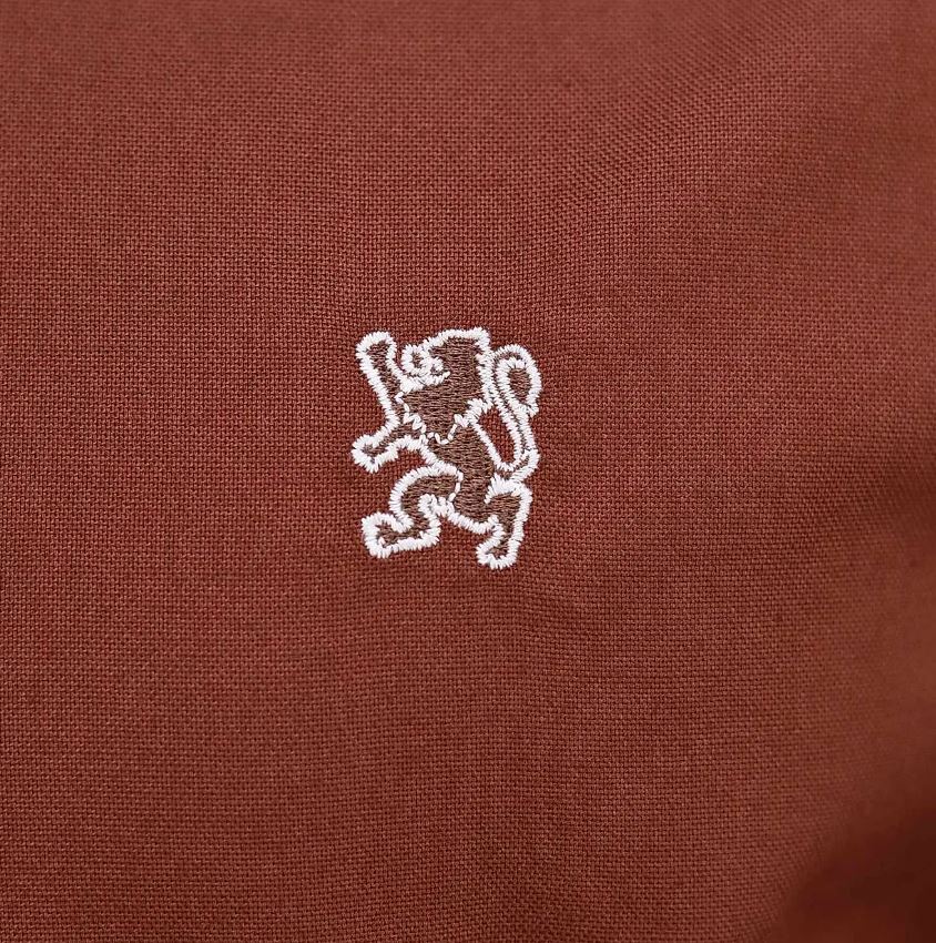 قميص قطني أكسفورد بأكمام طويلة وقصة ضيقة مطرزة، قابل للغسل