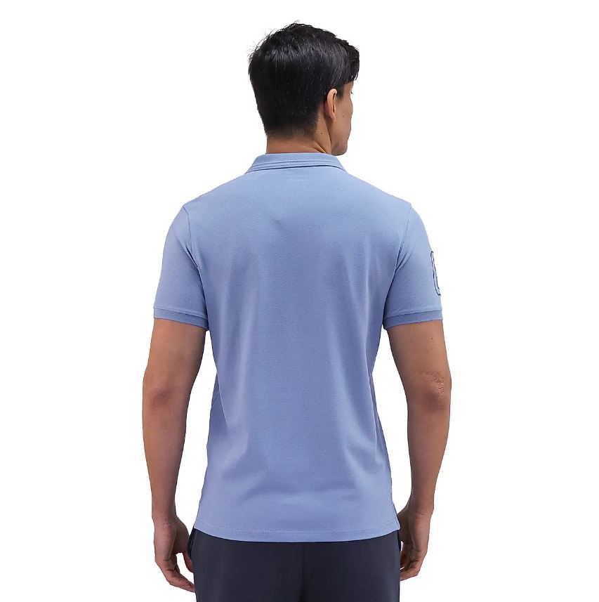 قميص بولو قصير الأكمام بتطريز جريء، مصنوع من القطن/ليكرا بيكيه، بياقة محبوكة