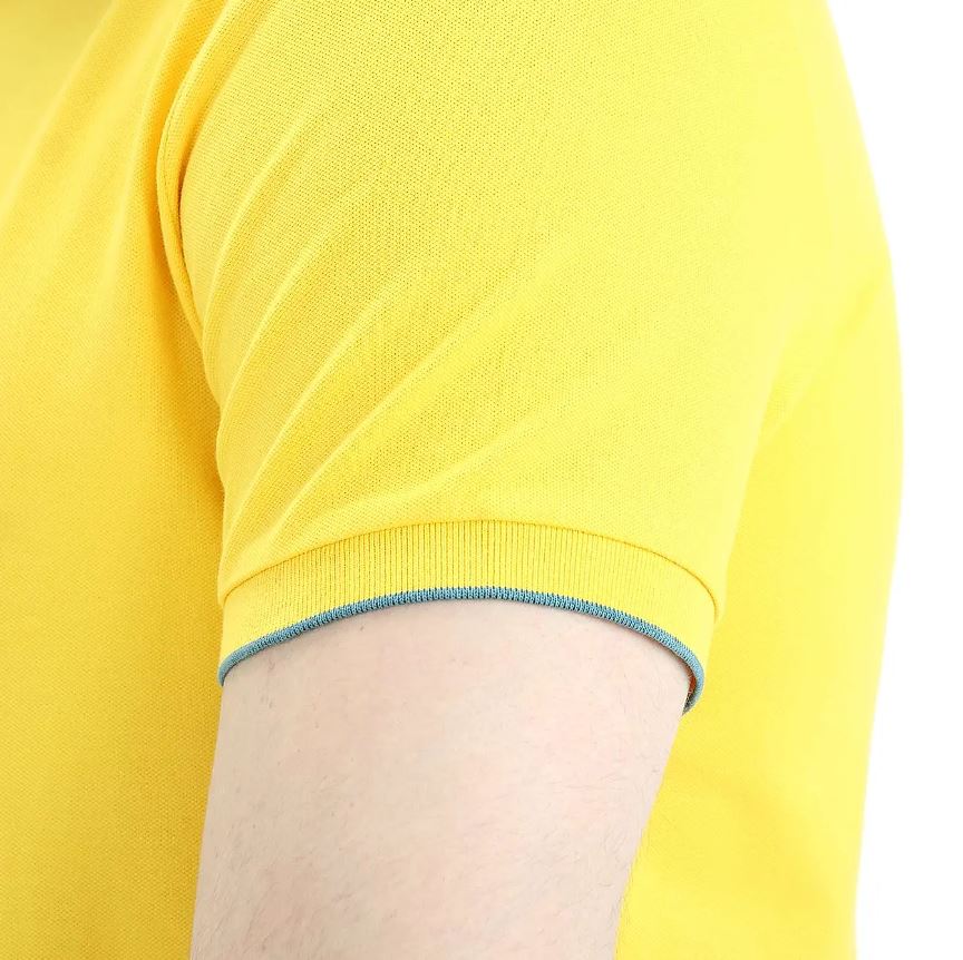 قميص بولو قطني/ليكرا بيكيه بياقة محبوكة وأكمام قصيرة وقصة ضيقة بلون موحد