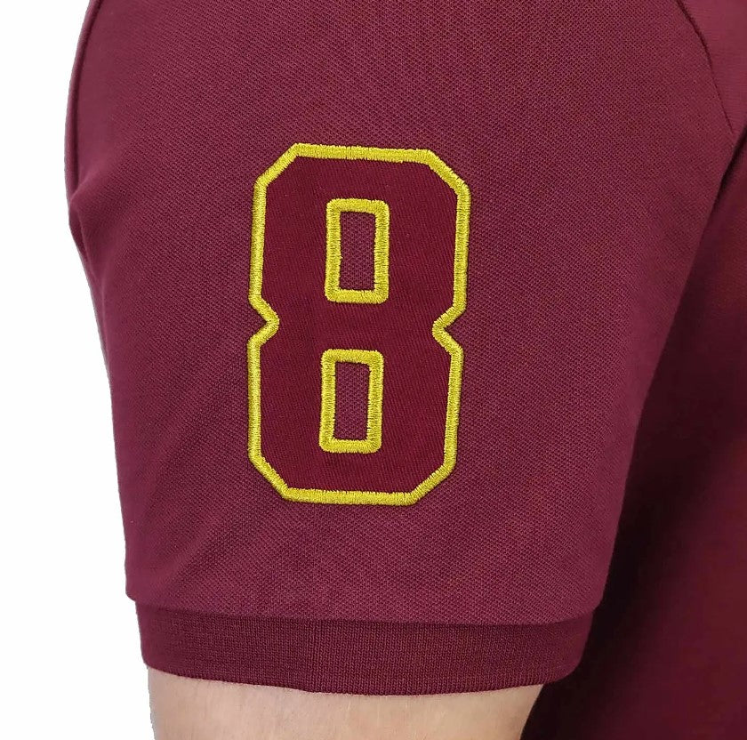 قميص بولو قصير الأكمام بتطريز جريء، مصنوع من القطن/ليكرا بيكيه، بياقة محبوكة