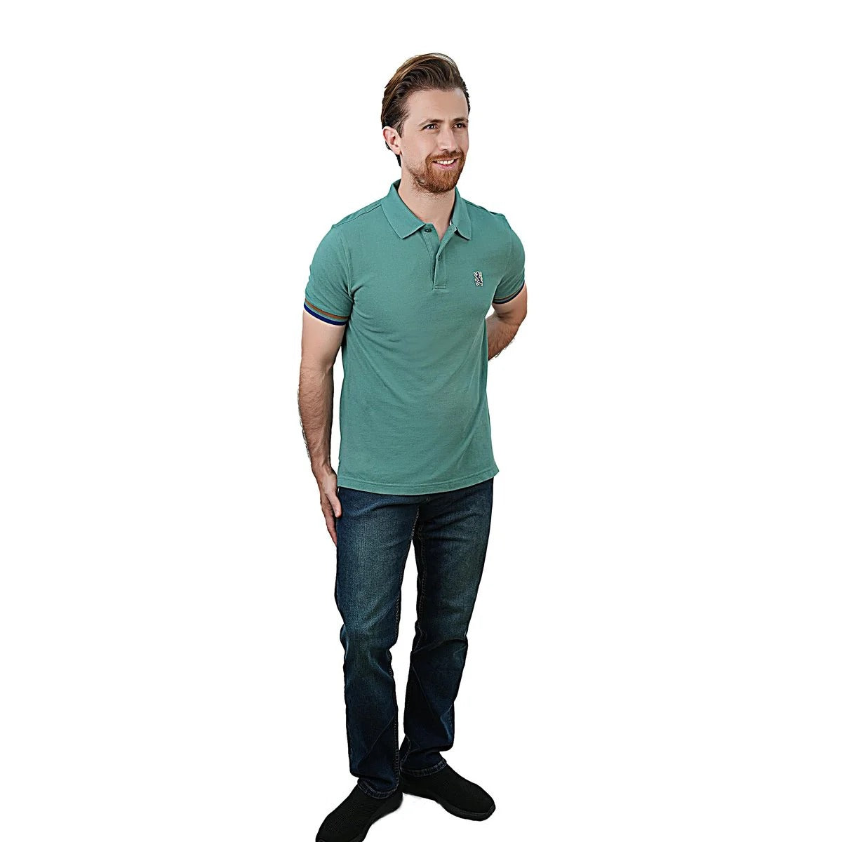 قميص بولو قطني بيكيه بياقة محبوكة مسطحة وأكمام قصيرة وقصة ضيقة مطرزة بلون سادة