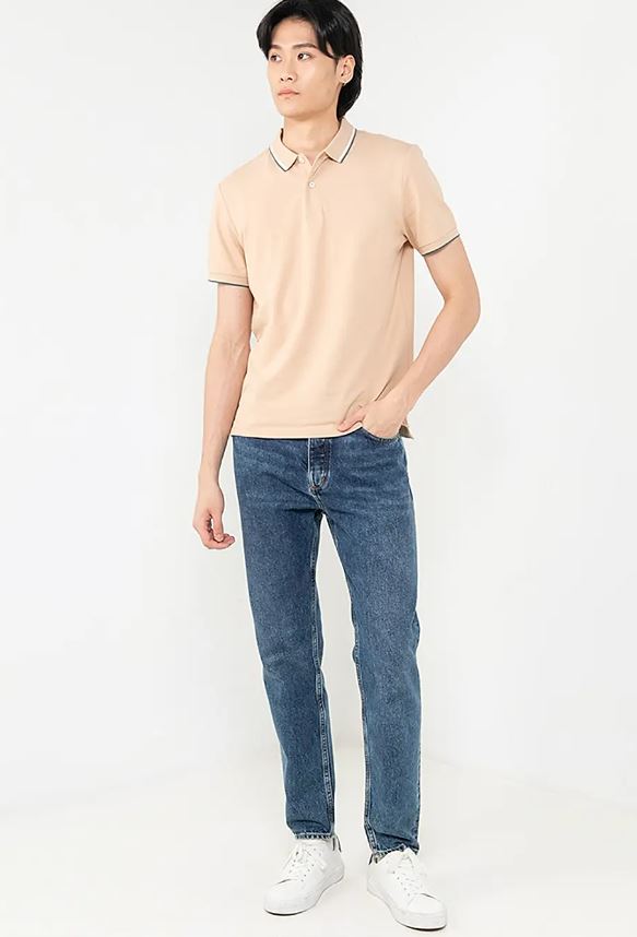 قميص بولو قطني/ليكرا بيكيه بياقة محبوكة وأكمام قصيرة وقصة ضيقة بلون موحد