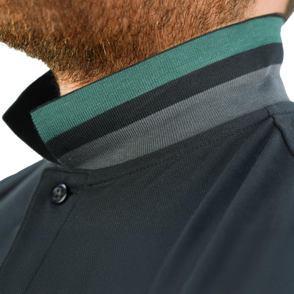 قميص بولو نابليون قصير الأكمام مطرز بتطريز رفيع، مصنوع من قماش البيكيه القطني/الليكرا، بياقة محبوكة مسطحة