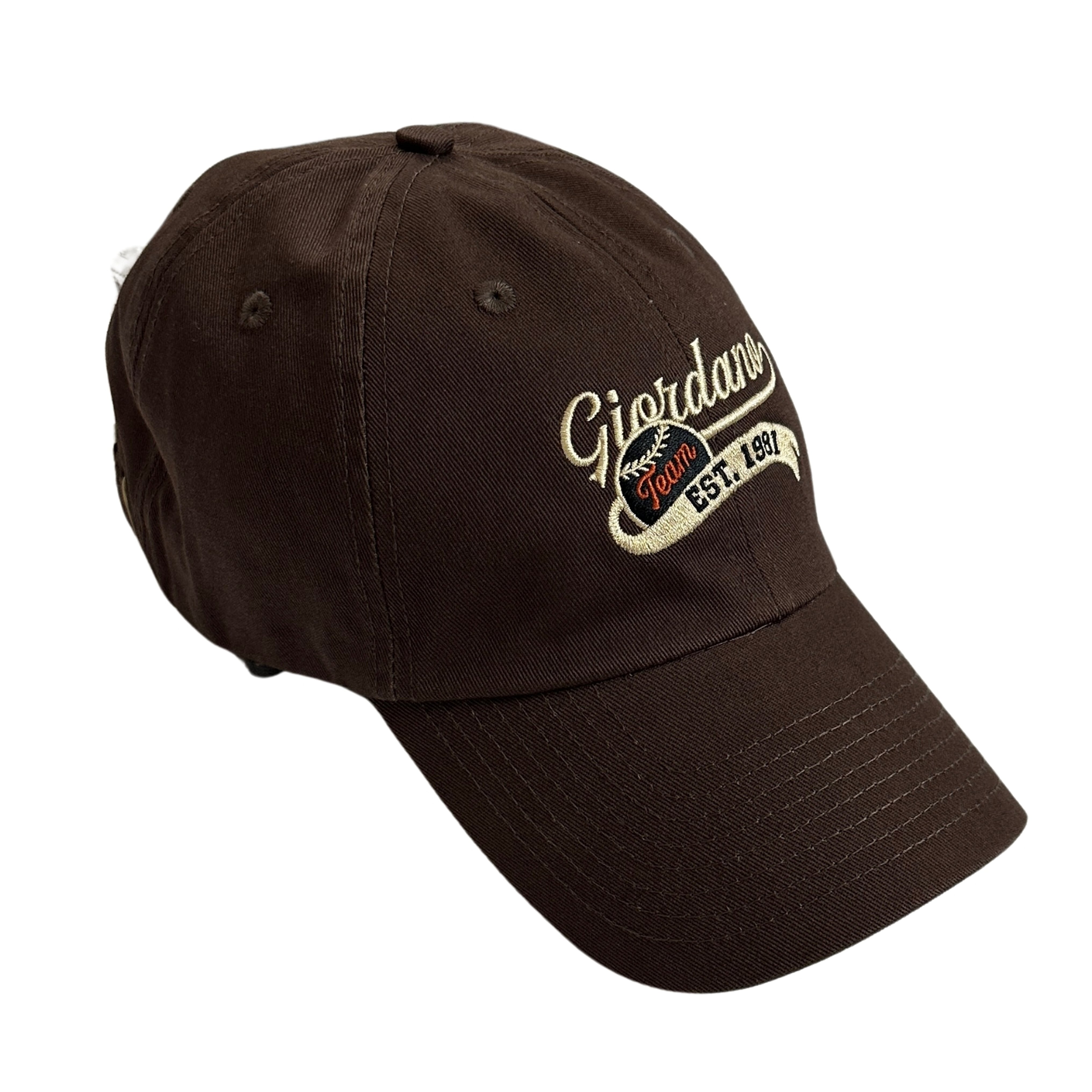 قبعة مطرزة من القطن