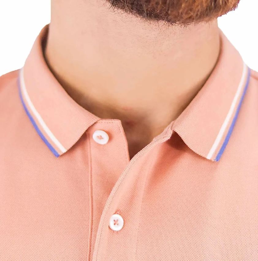 قميص بولو قطني/ليكرا بيكيه بياقة محبوكة وأكمام قصيرة وقصة ضيقة بلون موحد